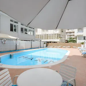 Hotel Arena Con Piscina, Cattolica